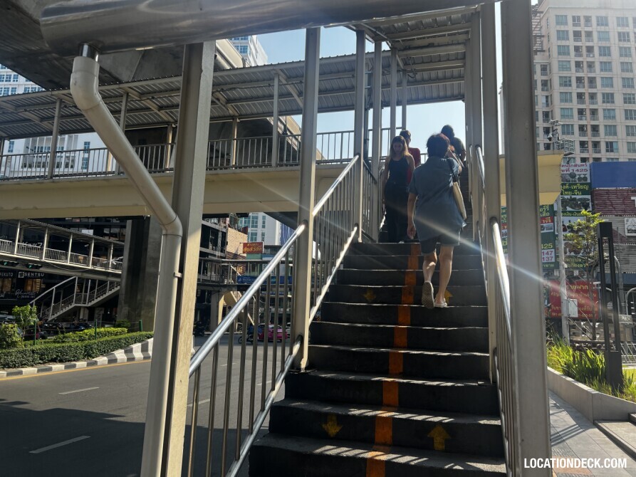 Saphan Khwai Intersection Bridge - Bangkok, Thailand Filming Location