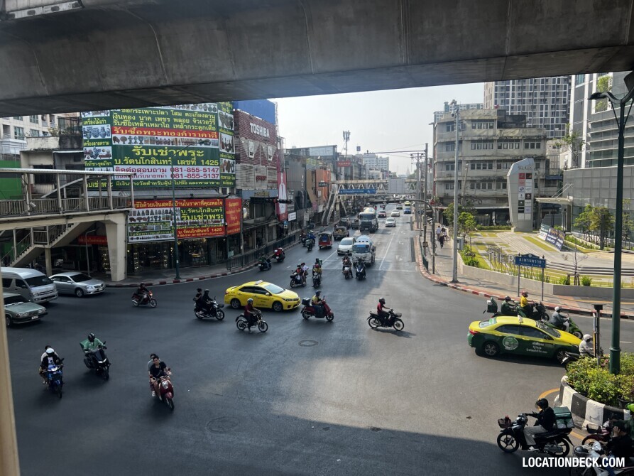 Saphan Khwai Intersection Bridge - Bangkok, Thailand Filming Location