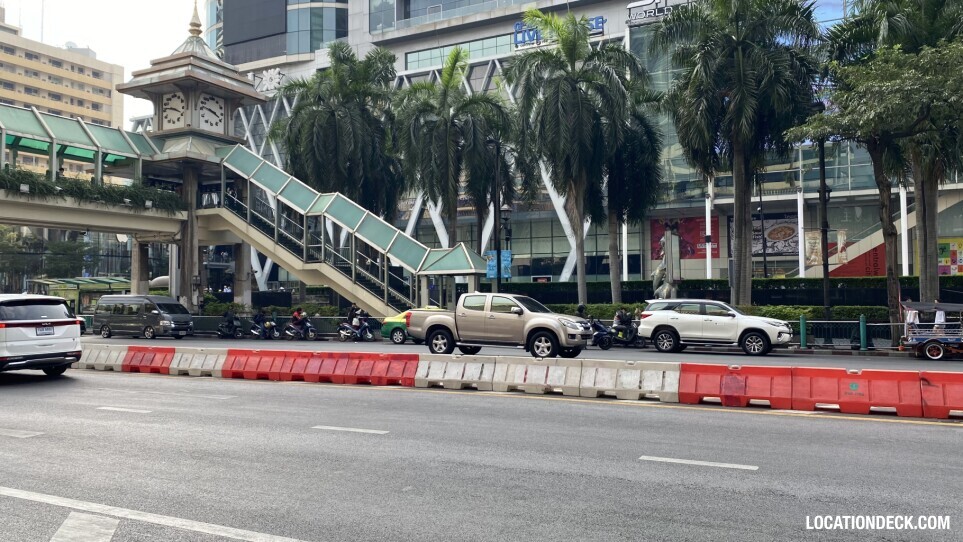 Siam Bridge between CentralWorld and Gaysorn - Bangkok, Thailand Filming Location