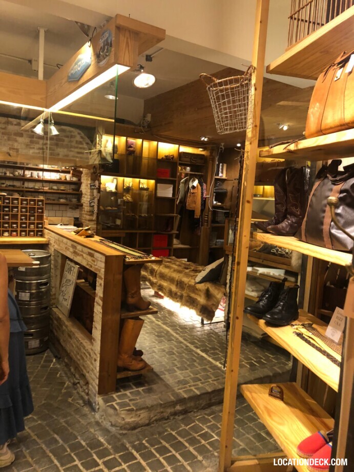 (un)Fashion Vintage Collection Cafe - Bangkok, Thailand Filming Location