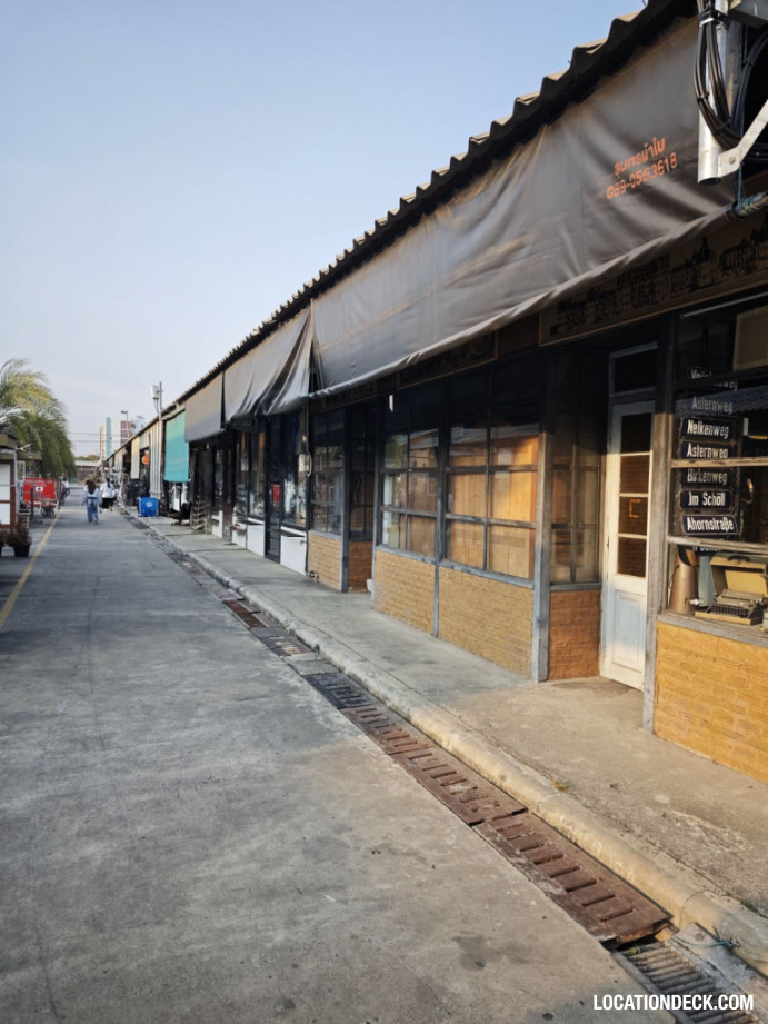 Srinakarin Train Market - Bangkok, Thailand Filming Location