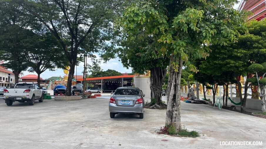 Wat Intharawihan Temple - Bangkok, Thailand Filming Location