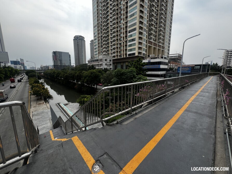 Chong  Nonsri Canal Park - Bangkok, Thailand Filming Location