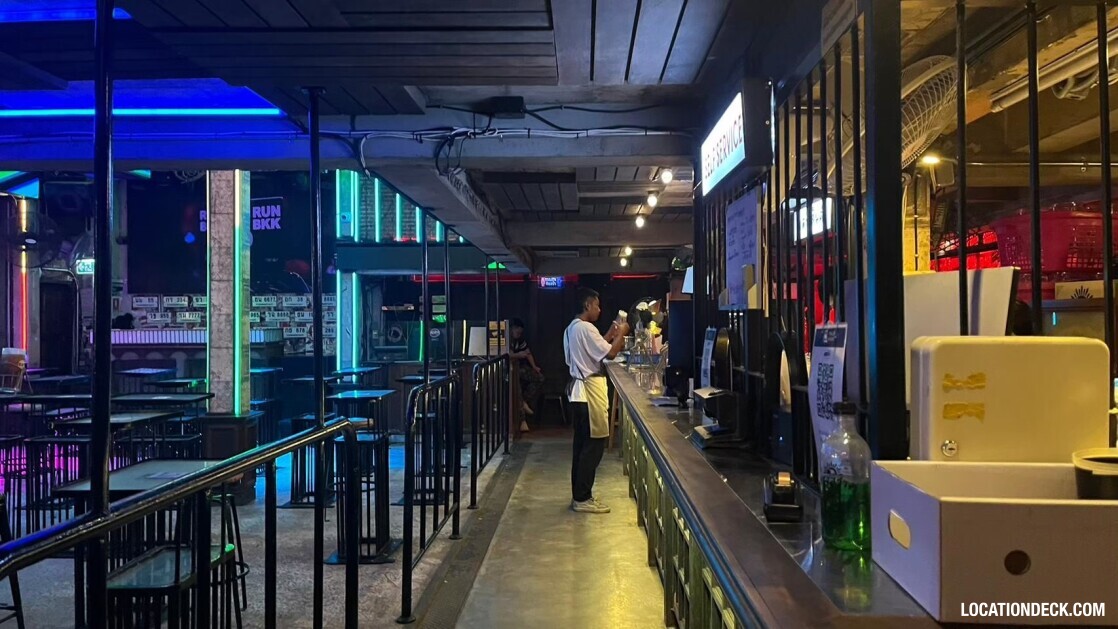 Tha Chang Club - Bangkok, Thailand Filming Location