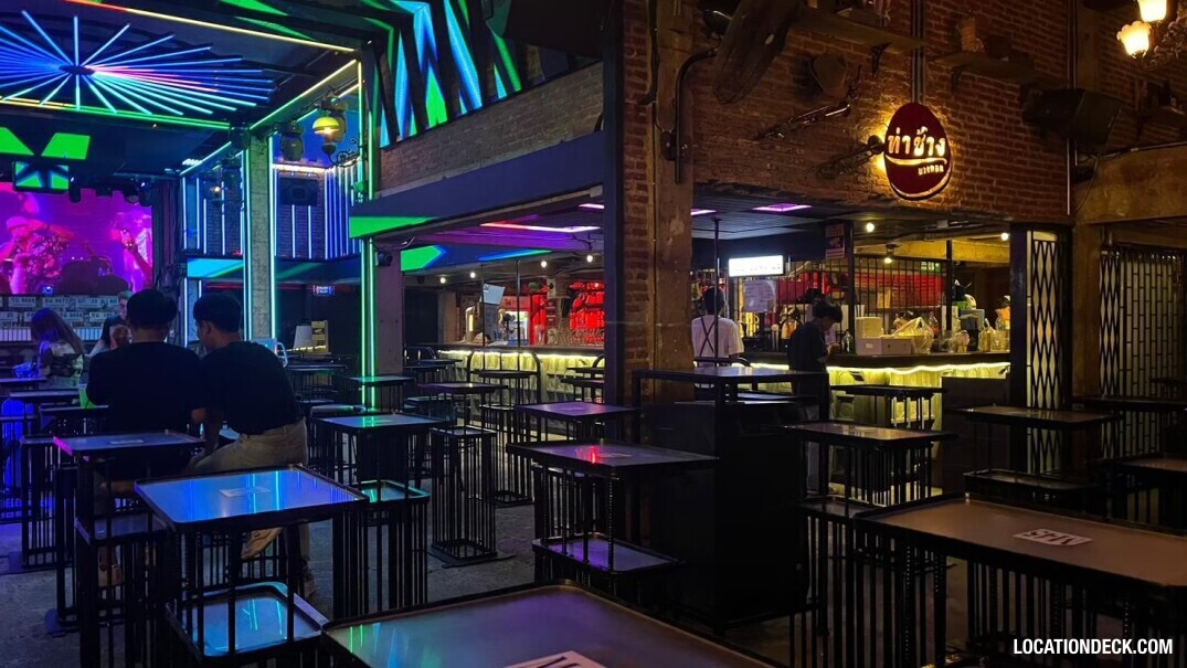 Tha Chang Club - Bangkok, Thailand Filming Location
