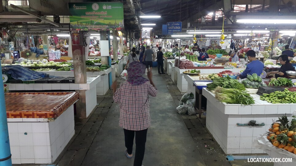 Kosum Ruam Chai Market - Bangkok, Thailand Filming Location