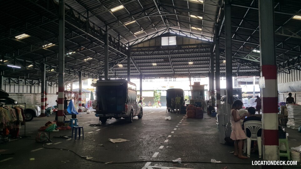 Kosum Ruam Chai Market - Bangkok, Thailand Filming Location